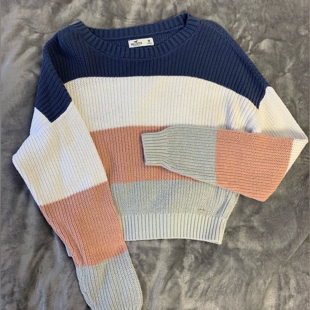 Women’s Hollister Sweater! Size medium